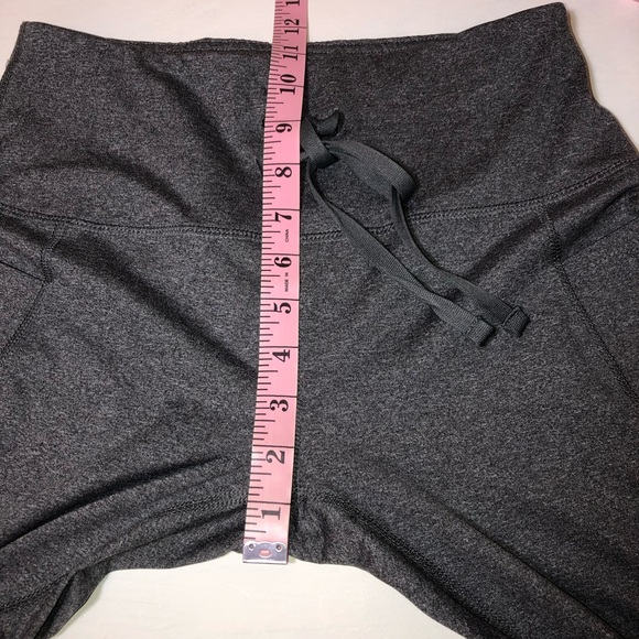 NYL Gray Athletic Cropped Leggings, EUC, Medium, pet/smoke free home - Picture 7 of 11